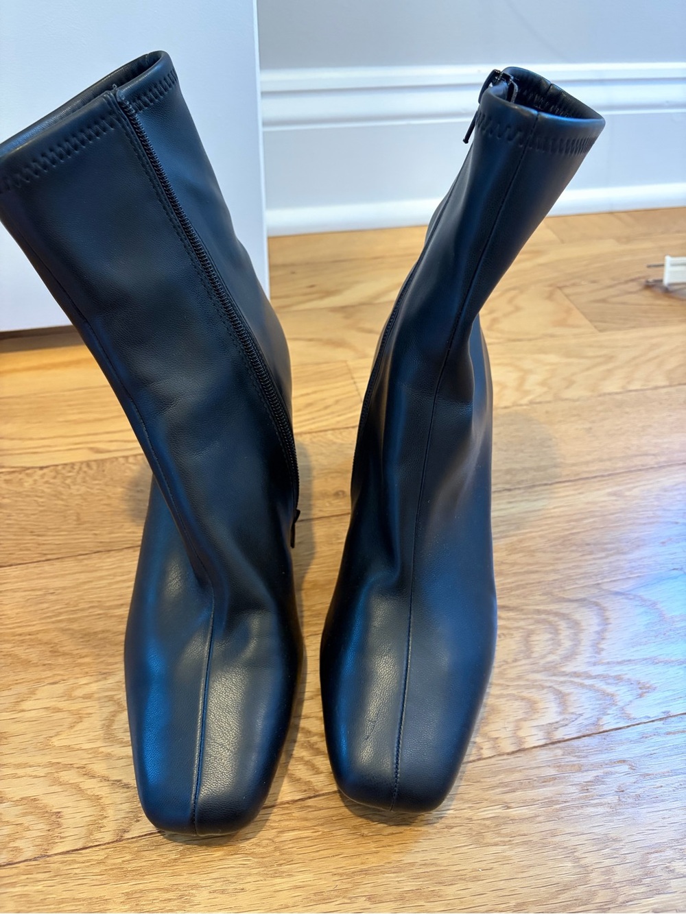 Steve Madden Black Square-Toe Stretch Leather Ankle Boots